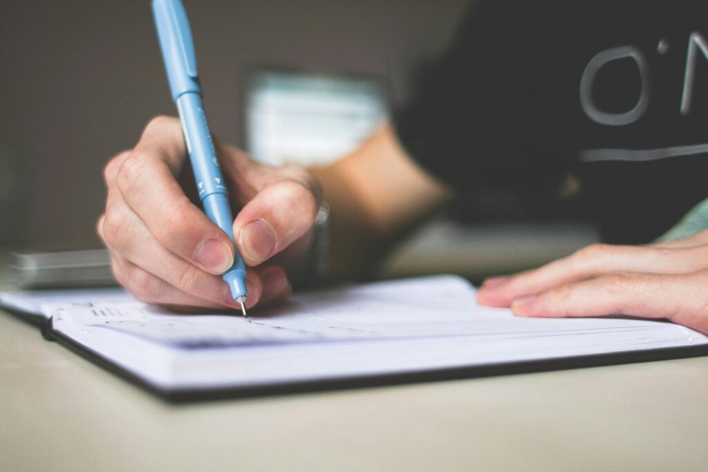 自分の「声」で書くために必要な「フリーライティング」とは?